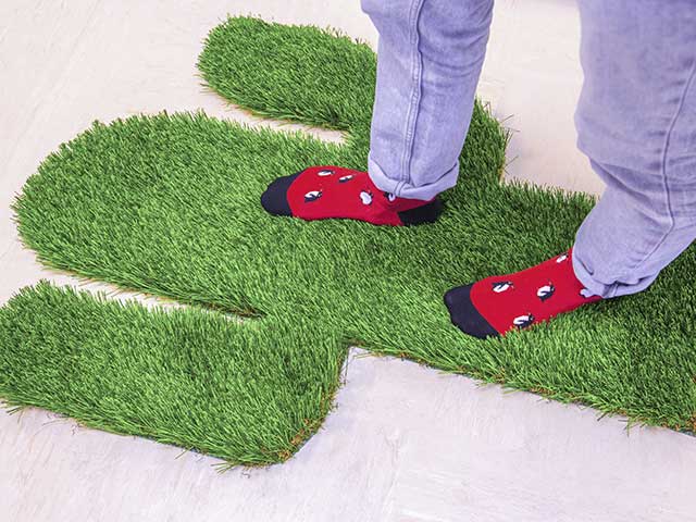 Ideas para hacer una alfombra de césped artificial muy original – Tu marca  de Jardín, Cultivo y Decoración
